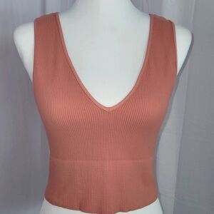 Sleeveless cropped tank top